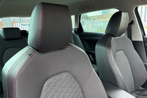 24 of 40 for SEAT Leon 1.5 eTSI MHEV FR DSG Euro 6 (s/s) 5dr