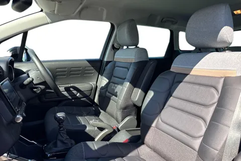 YT22OVZ Citroën C3 Aircross 1.2 PureTech Shine Plus Euro 6 (s/s) 5dr Thumbnail #16