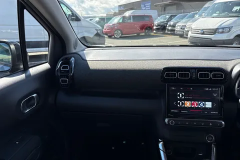 YT22OVZ Citroën C3 Aircross 1.2 PureTech Shine Plus Euro 6 (s/s) 5dr Thumbnail #20