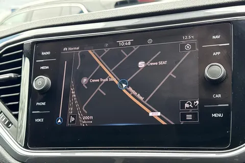 AU21VBC Volkswagen T-Roc 1.5 TSI EVO SEL 5dr DSG Thumbnail #18