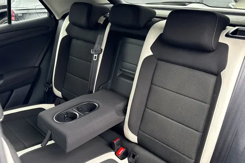 AU21VBC Volkswagen T-Roc 1.5 TSI EVO SEL 5dr DSG Thumbnail #20