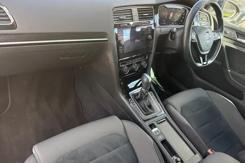 19 of 40 for VOLKSWAGEN GOLF 1.5 TSI EVO 150 GT 5dr DSG