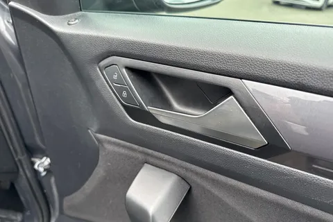 AU21VBC Volkswagen T-Roc 1.5 TSI EVO SEL 5dr DSG Thumbnail #22