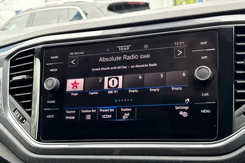 AU21VBC Volkswagen T-Roc 1.5 TSI EVO SEL 5dr DSG Thumbnail #29