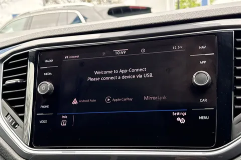 AU21VBC Volkswagen T-Roc 1.5 TSI EVO SEL 5dr DSG Thumbnail #30