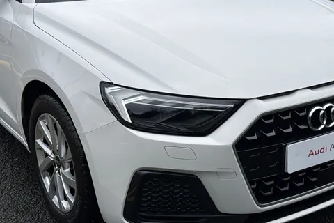 9 of 45 for Audi A1 Sport 25 TFSI 95 PS 5-speed