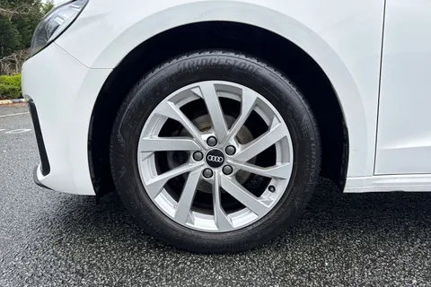 10 of 45 for Audi A1 Sport 25 TFSI 95 PS 5-speed