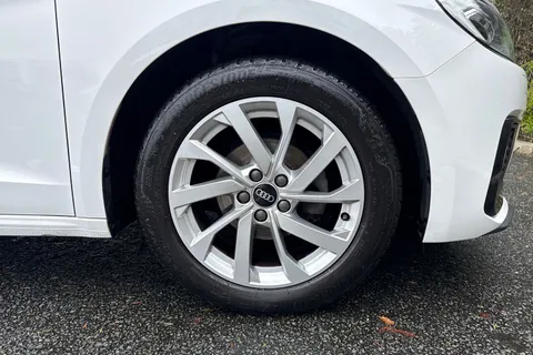 11 of 45 for Audi A1 Sport 25 TFSI 95 PS 5-speed