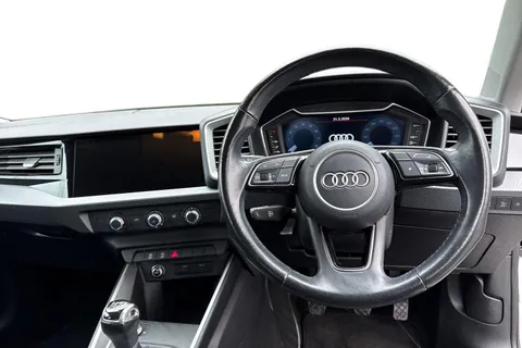 18 of 45 for Audi A1 Sport 25 TFSI 95 PS 5-speed