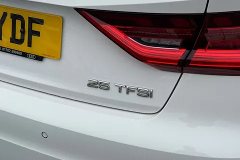 27 of 45 for Audi A1 Sport 25 TFSI 95 PS 5-speed