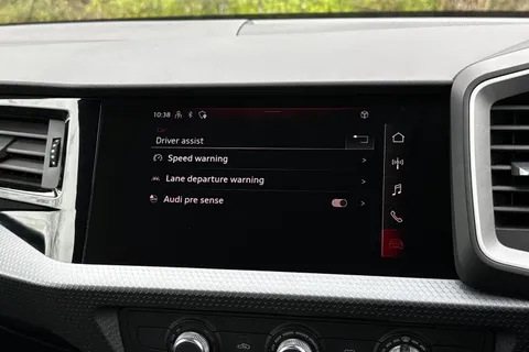 30 of 45 for Audi A1 Sport 25 TFSI 95 PS 5-speed