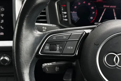 33 of 45 for Audi A1 Sport 25 TFSI 95 PS 5-speed