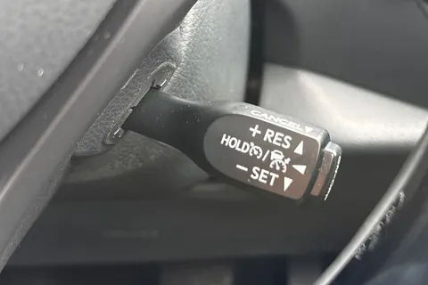 FL23LKJ Toyota C-Hr 1.8 VVT-h Icon CVT Euro 6 (s/s) 5dr Thumbnail #39