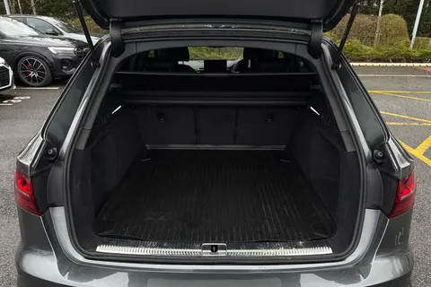 VX24PKA Audi A4 Avant Avant Black Edition 35 TDI  163 PS S tronic Thumbnail #7