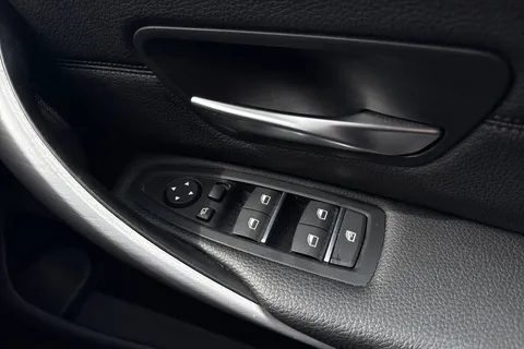 DU69VYC BMW 4 Series Gran Coupe 2.0 420d M Sport Auto xDrive Euro 6 (s/s) 5dr Thumbnail #19