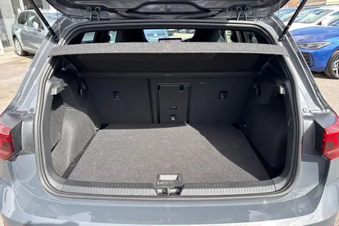 KP25WZL Volkswagen Golf 1.5 TSI 150 R-Line ⭐Tilting and sliding panoramic sunroof,  18' 'Leeds' All Thumbnail #8