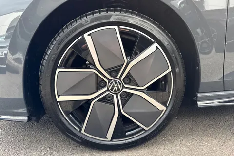 KP25WZL Volkswagen Golf 1.5 TSI 150 R-Line ⭐Tilting and sliding panoramic sunroof,  18' 'Leeds' All Thumbnail #13