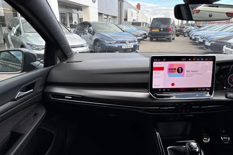 KP25WZL Volkswagen Golf 1.5 TSI 150 R-Line ⭐Tilting and sliding panoramic sunroof,  18' 'Leeds' All Thumbnail #21