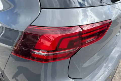 KP25WZL Volkswagen Golf 1.5 TSI 150 R-Line ⭐Tilting and sliding panoramic sunroof,  18' 'Leeds' All Thumbnail #26