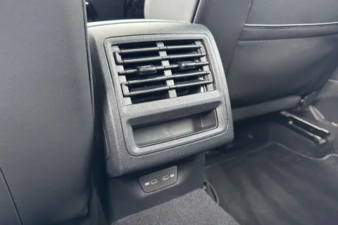 KP25WZL Volkswagen Golf 1.5 TSI 150 R-Line ⭐Tilting and sliding panoramic sunroof,  18' 'Leeds' All Thumbnail #36