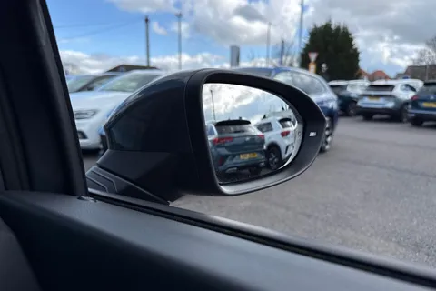 KP25WZL Volkswagen Golf 1.5 TSI 150 R-Line ⭐Tilting and sliding panoramic sunroof,  18' 'Leeds' All Thumbnail #39