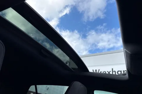 KP25WZL Volkswagen Golf 1.5 TSI 150 R-Line ⭐Tilting and sliding panoramic sunroof,  18' 'Leeds' All Thumbnail #47