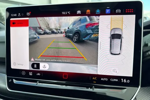 KP25WZL Volkswagen Golf 1.5 TSI 150 R-Line ⭐Tilting and sliding panoramic sunroof,  18' 'Leeds' All Thumbnail #48