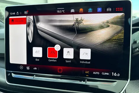 KP25WZL Volkswagen Golf 1.5 TSI 150 R-Line ⭐Tilting and sliding panoramic sunroof,  18' 'Leeds' All Thumbnail #49