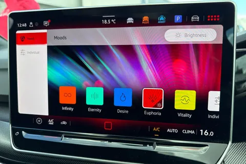 KP25WZL Volkswagen Golf 1.5 TSI 150 R-Line ⭐Tilting and sliding panoramic sunroof,  18' 'Leeds' All Thumbnail #55