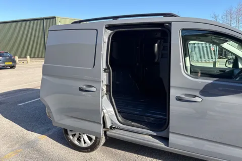 CA70DDY Volkswagen Caddy 2.0 TDI 102PS Commerce Pro Van [Tech Pack] Thumbnail #28