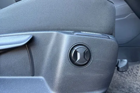 CA70DDY Volkswagen Caddy 2.0 TDI 102PS Commerce Pro Van [Tech Pack] Thumbnail #35