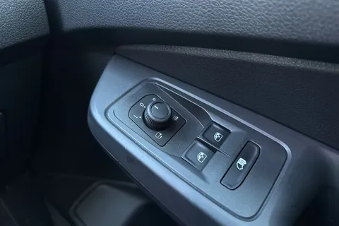 CA70DDY Volkswagen Caddy 2.0 TDI 102PS Commerce Pro Van [Tech Pack] Thumbnail #37