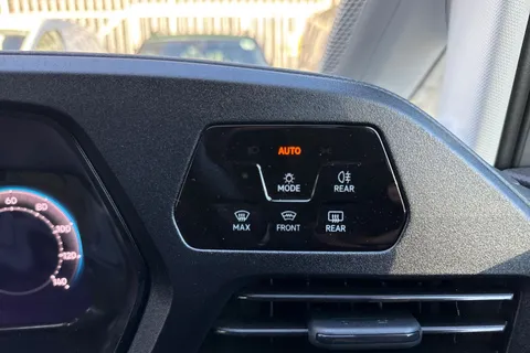 CA70DDY Volkswagen Caddy 2.0 TDI 102PS Commerce Pro Van [Tech Pack] Thumbnail #38