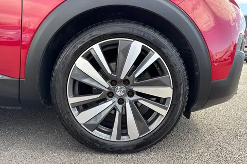 10 of 67 for PEUGEOT 3008 1.2 PureTech GT Line Euro 6 (s/s) 5dr