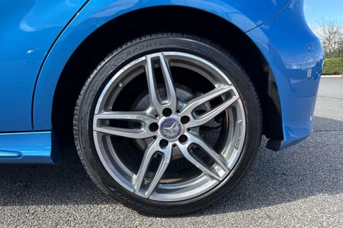 LS16ZKY Mercedes-Benz A Class 2.1 A200d AMG Line Euro 6 (s/s) 5dr Thumbnail #14