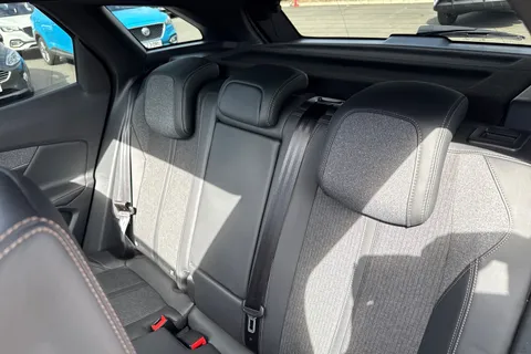 19 of 67 for PEUGEOT 3008 1.2 PureTech GT Line Euro 6 (s/s) 5dr