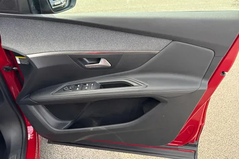 21 of 67 for PEUGEOT 3008 1.2 PureTech GT Line Euro 6 (s/s) 5dr