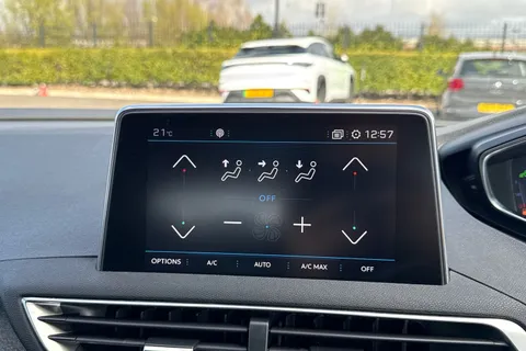 22 of 67 for PEUGEOT 3008 1.2 PureTech GT Line Euro 6 (s/s) 5dr