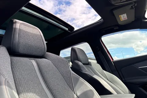 24 of 67 for PEUGEOT 3008 1.2 PureTech GT Line Euro 6 (s/s) 5dr