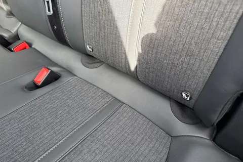 33 of 67 for PEUGEOT 3008 1.2 PureTech GT Line Euro 6 (s/s) 5dr