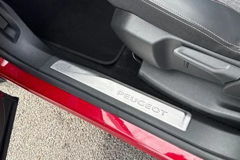 34 of 67 for PEUGEOT 3008 1.2 PureTech GT Line Euro 6 (s/s) 5dr