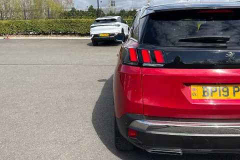 35 of 67 for PEUGEOT 3008 1.2 PureTech GT Line Euro 6 (s/s) 5dr