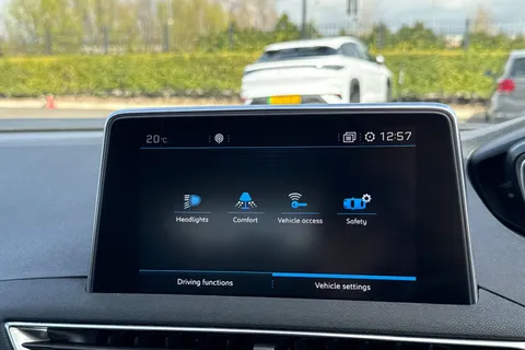 52 of 67 for PEUGEOT 3008 1.2 PureTech GT Line Euro 6 (s/s) 5dr