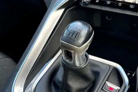 58 of 67 for PEUGEOT 3008 1.2 PureTech GT Line Euro 6 (s/s) 5dr