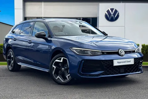 KY74WKZ Volkswagen Passat 1.5 TSI eHybrid 204PS R-Line 5dr DSG Thumbnail #2