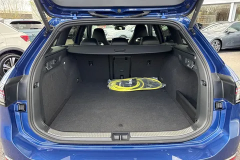 KY74WKZ Volkswagen Passat 1.5 TSI eHybrid 204PS R-Line 5dr DSG Thumbnail #8