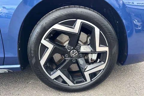 KY74WKZ Volkswagen Passat 1.5 TSI eHybrid 204PS R-Line 5dr DSG Thumbnail #11