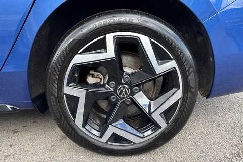 KY74WKZ Volkswagen Passat 1.5 TSI eHybrid 204PS R-Line 5dr DSG Thumbnail #12