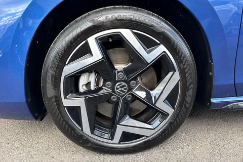 KY74WKZ Volkswagen Passat 1.5 TSI eHybrid 204PS R-Line 5dr DSG Thumbnail #13