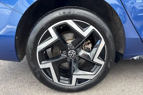 KY74WKZ Volkswagen Passat 1.5 TSI eHybrid 204PS R-Line 5dr DSG Thumbnail #14